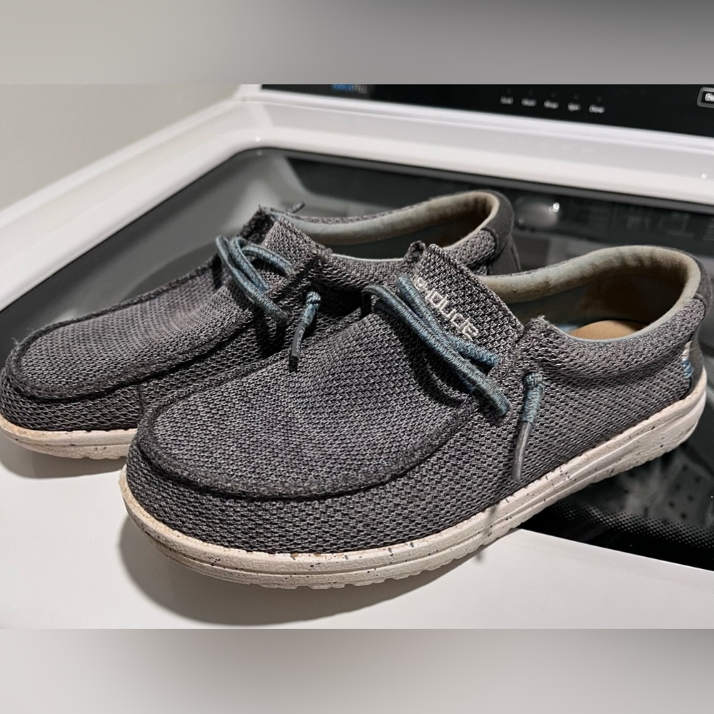 Youth Hey Dudes Size 4